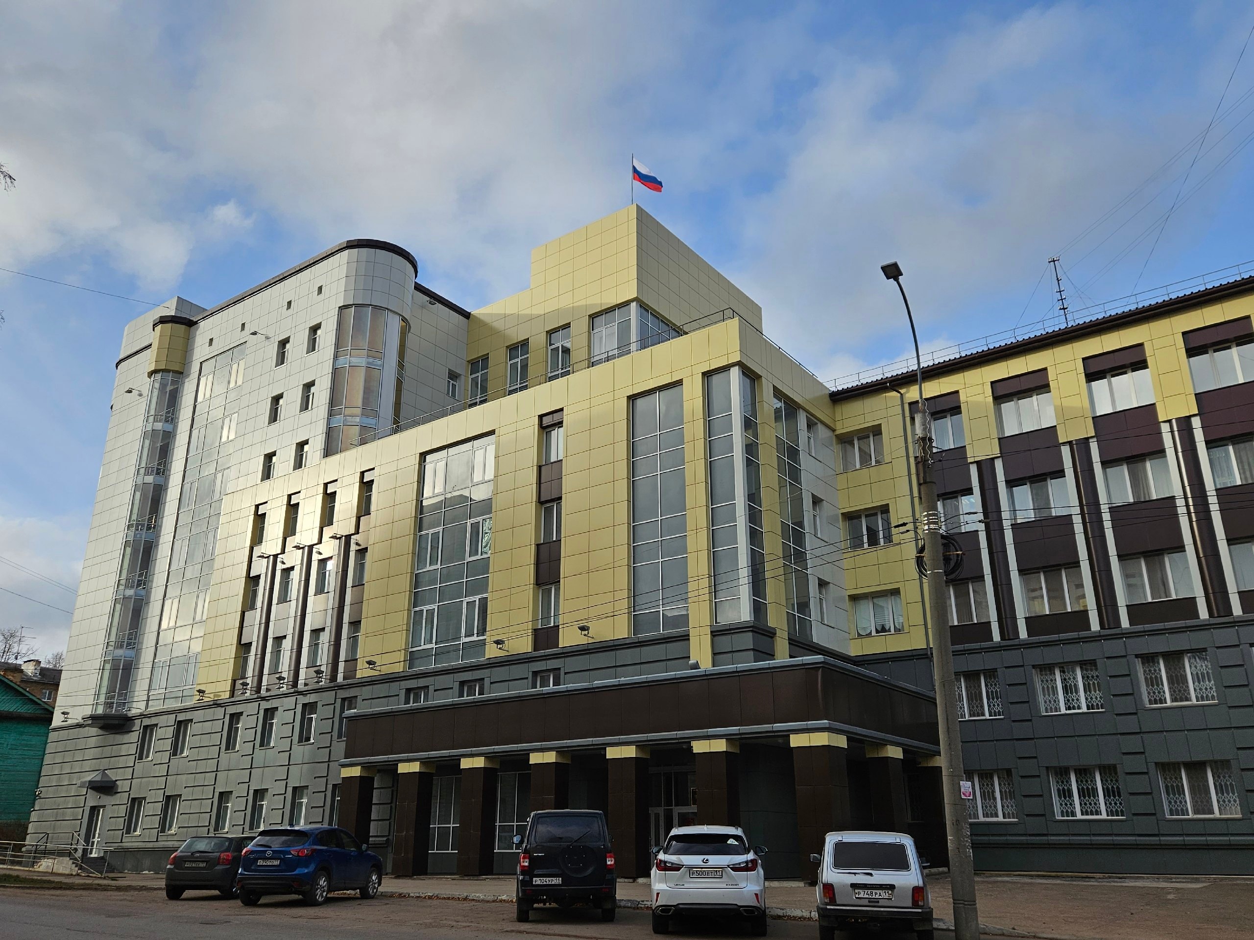 Экс-начальника отдела администрации Усть-Вымского района осудили за злоупотребление полномочиями