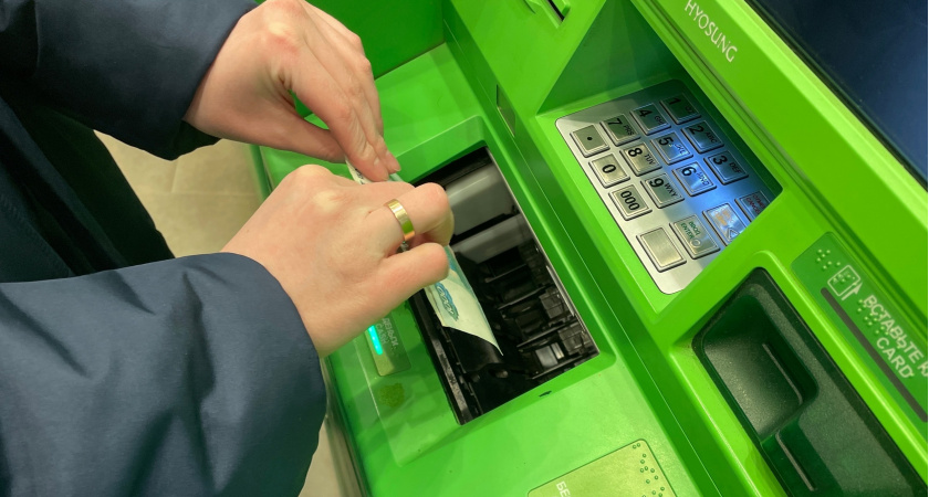 Для всех, кто пользуется банкоматами, сообщили о неприятном нововведении