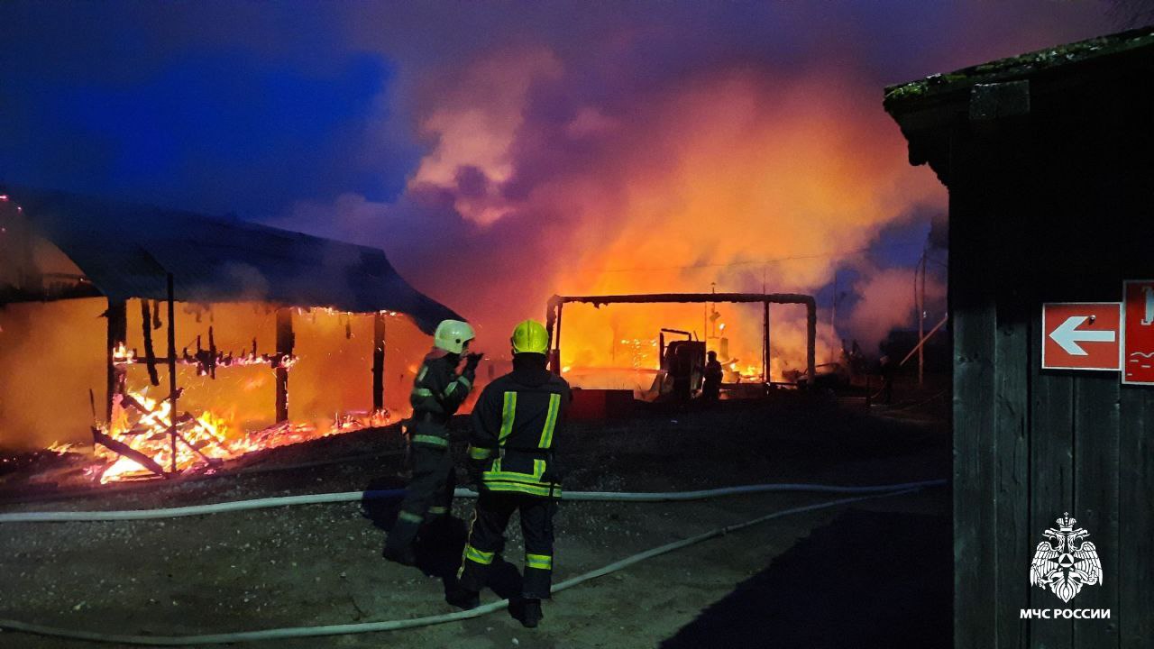 Появились фото и видео страшного пожара в Седкыркеще