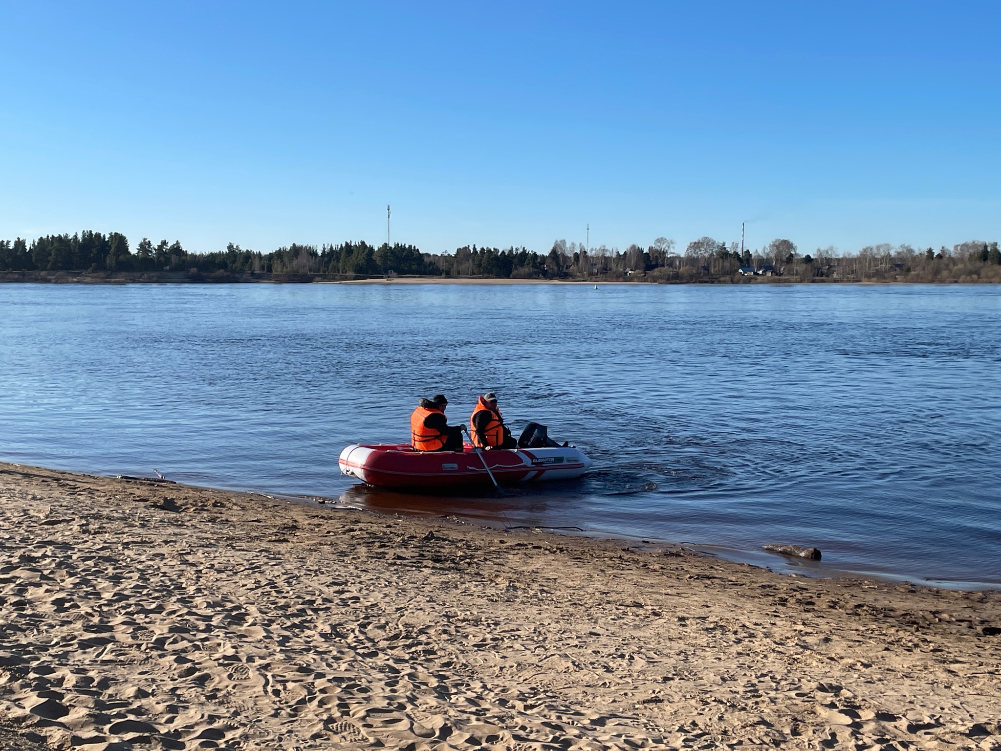 В Печорском районе на реке без вести пропали три человека, двое погибли