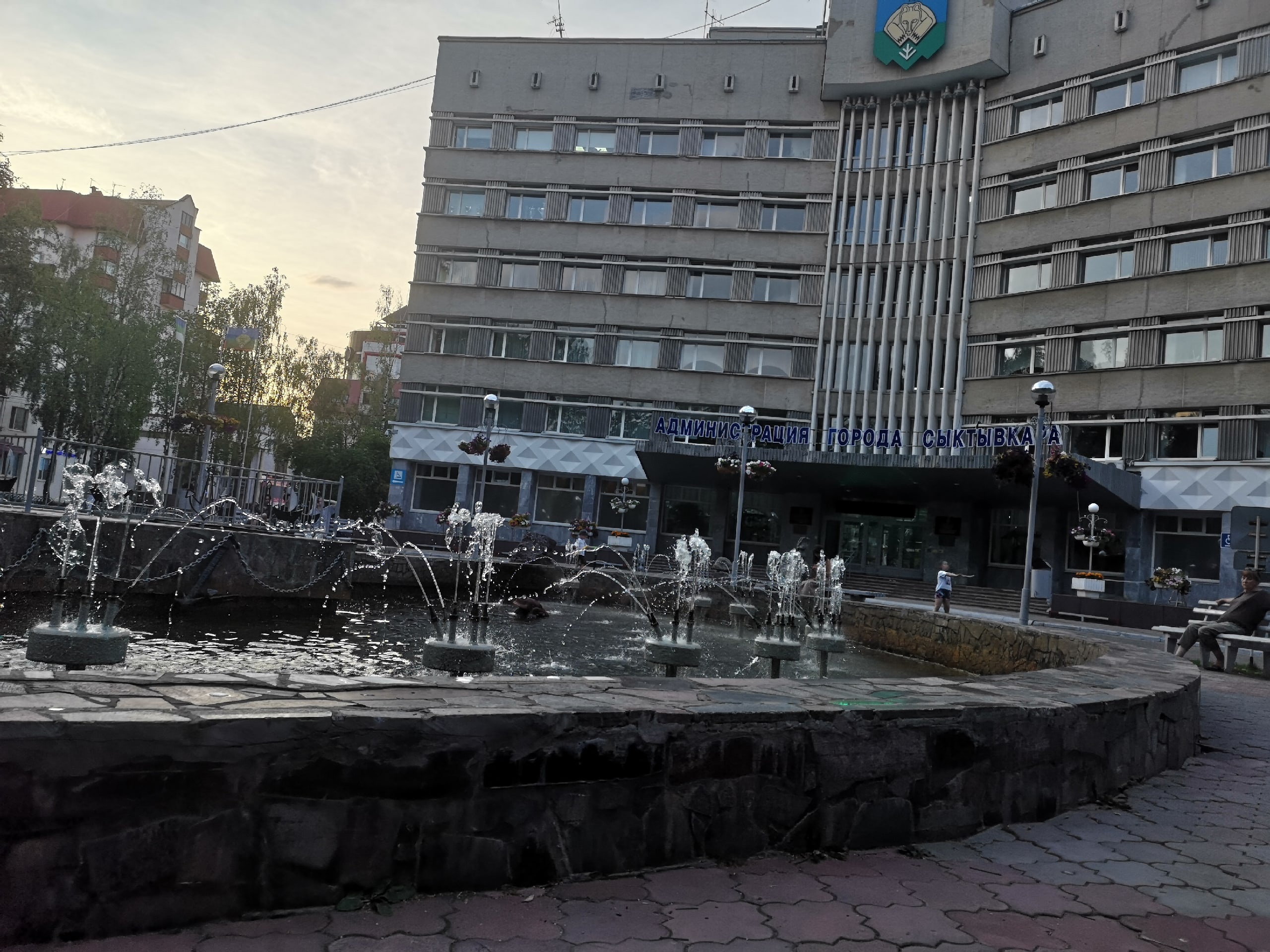 В Сыктывкаре городские фонтаны начнут защищать от купальщиков 