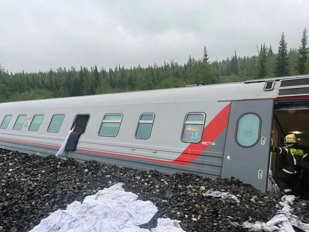 В катастрофе с поездом в Коми погибло три человека: полная хронология