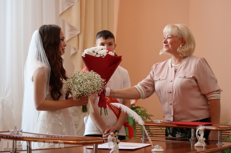 В Печоре прошла торжественная регистрация браков в честь Дня семьи