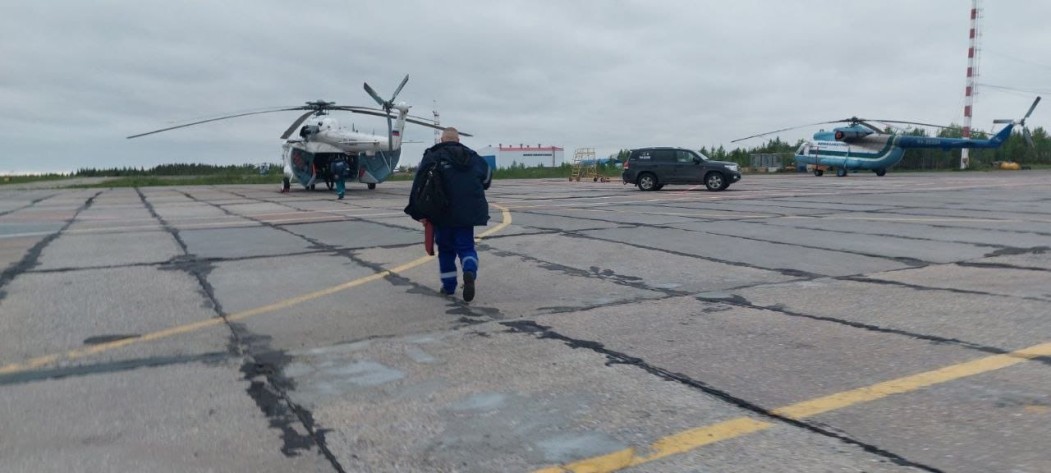 Выпавшего из окна 2-летнего жителя Коми перевезли вертолетом в Сыктывкар