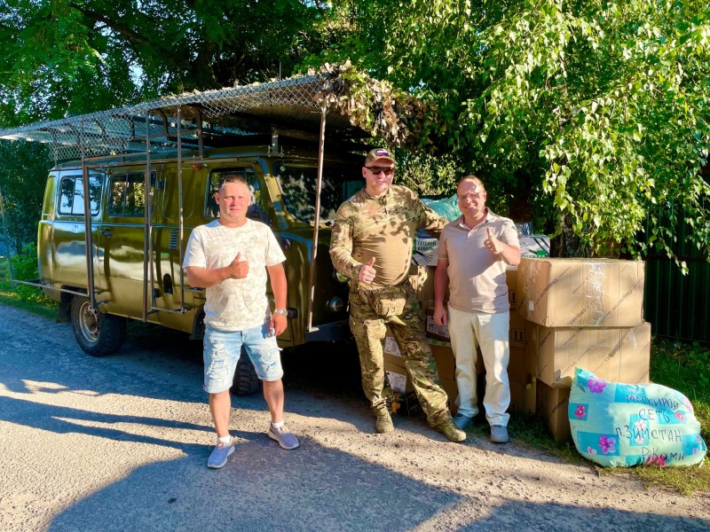 В зону СВО отправили еще один гуманитарный груз: нашим бойцам передали УАЗ