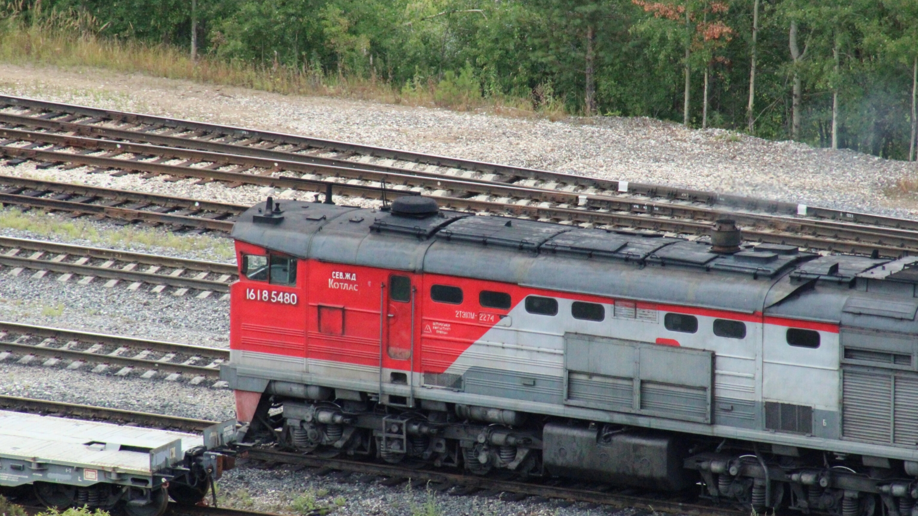 В Коми на трех железнодорожных переездах ограничат движение транспорта