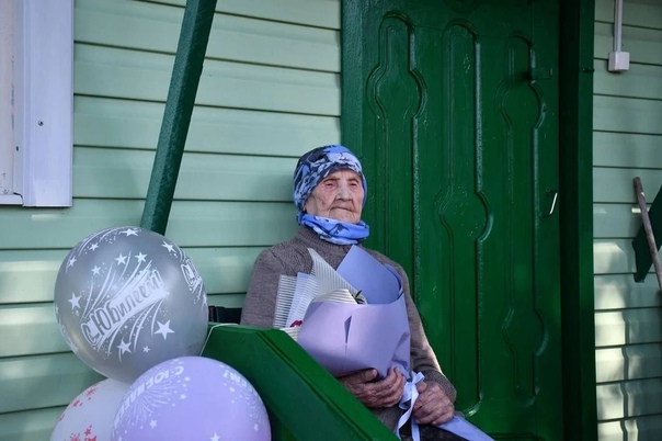 С вековым юбилеем поздравили пожилую жительницу села Республики Коми