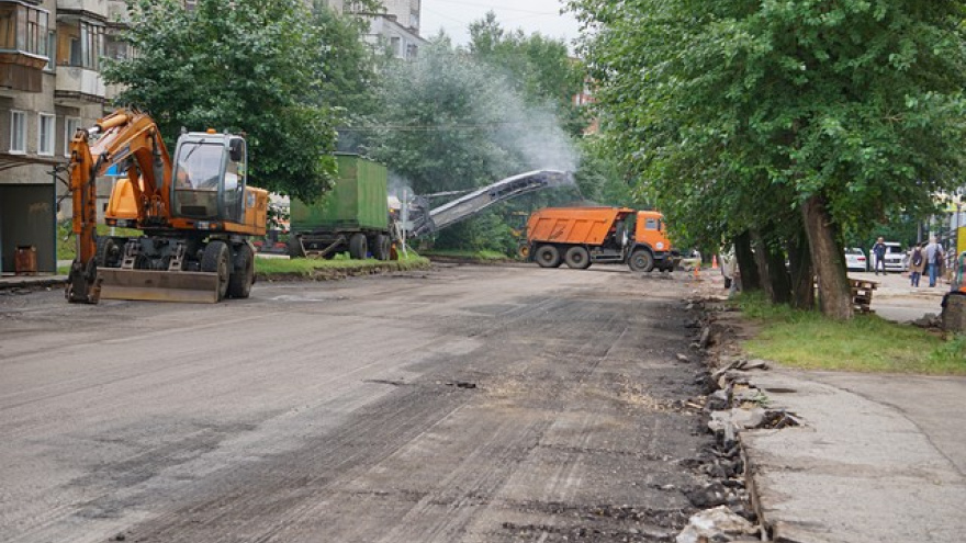 В Сыктывкаре начали ремонтировать дорогу на улице Первомайская