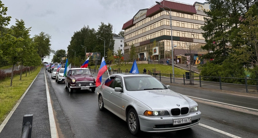 В Сыктывкаре пройдет автопробег с государственными флагами