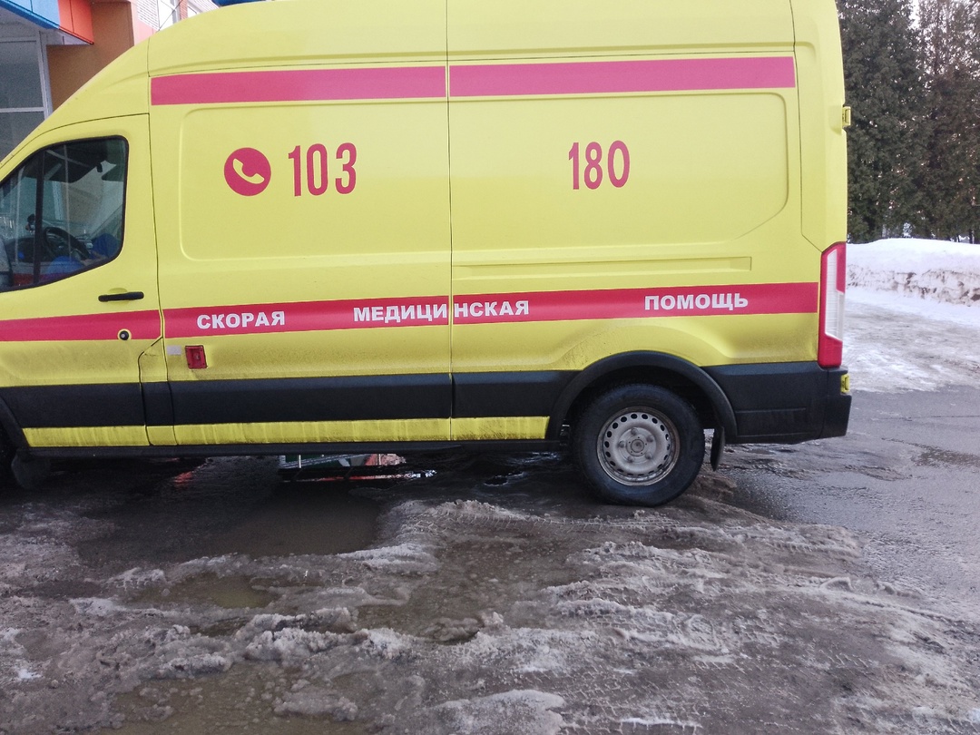 Сыктывкарская скорая помощь помогла пенсионерке избежать кончины
