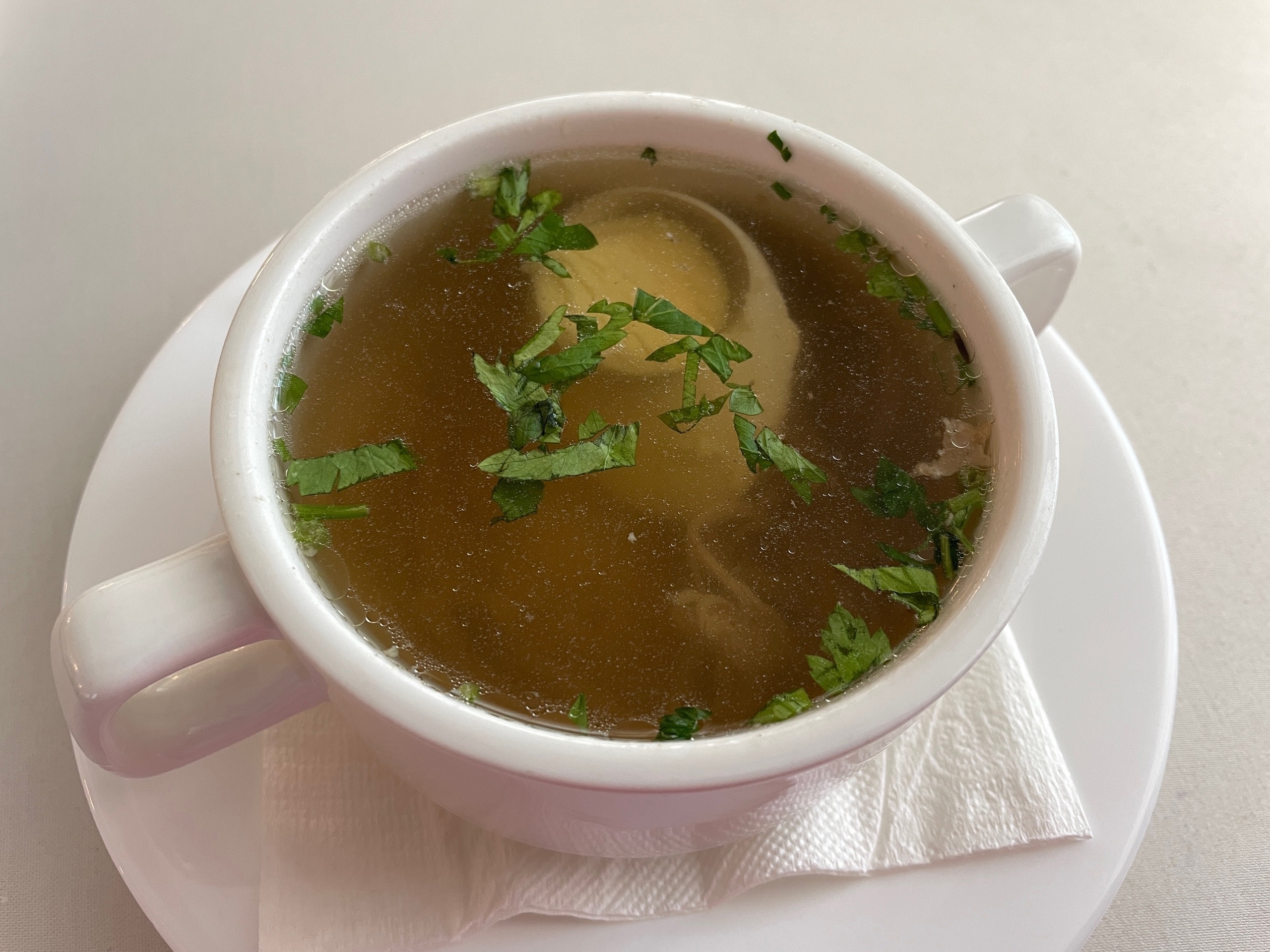 Щи из квашеной капусты - отличный источник витаминов в холодный период