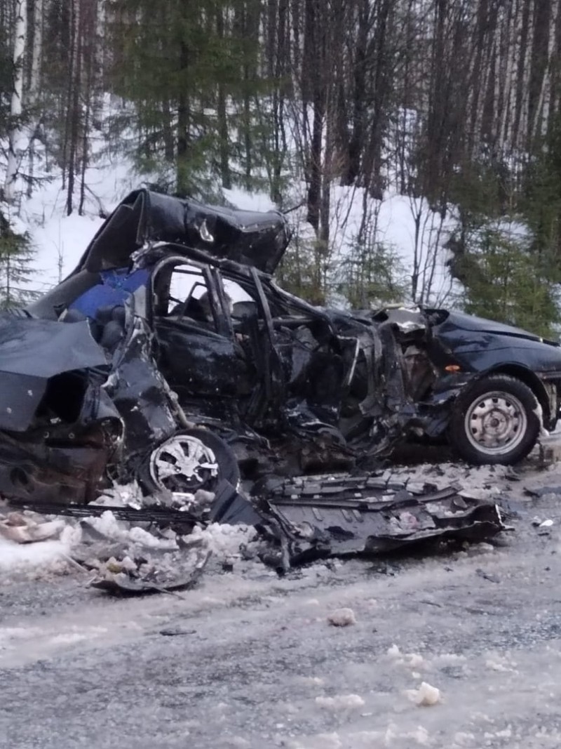 В Коми на трассе Сыктывкар - Ухта в ДТП погибли два человека 
