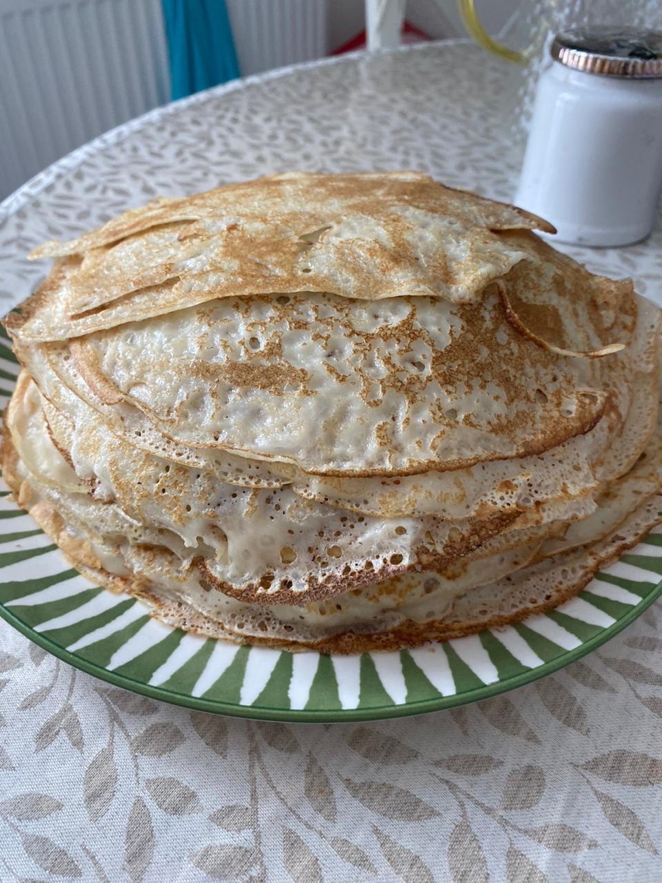 Заливаю это в тесто перед мукой: блины получаются кружевные и вкусные - тоньше бумаги