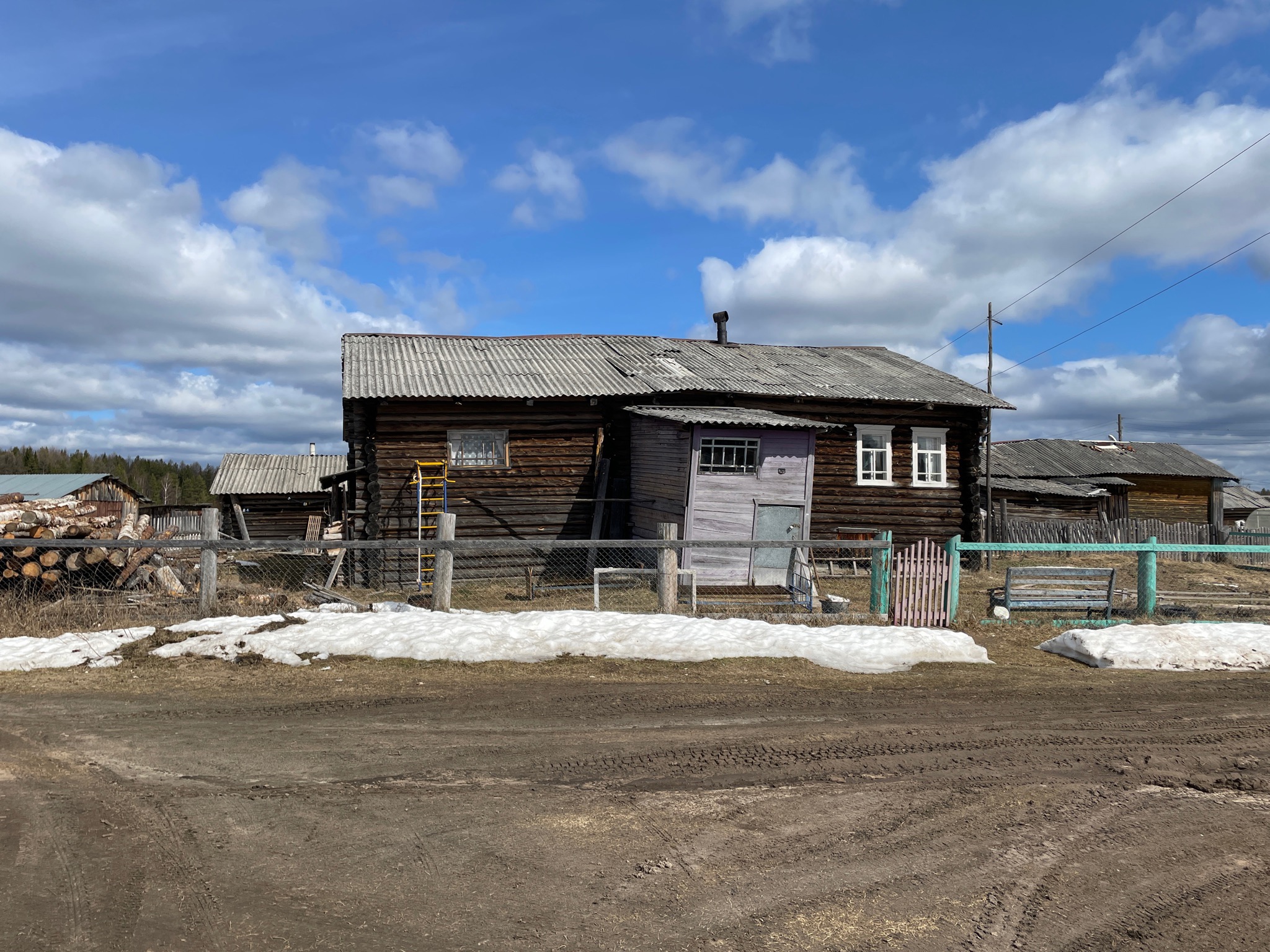 Надежная герметизация на века: чем заделать отверстие вокруг дымохода в крыше — смесь из 2 компонентов