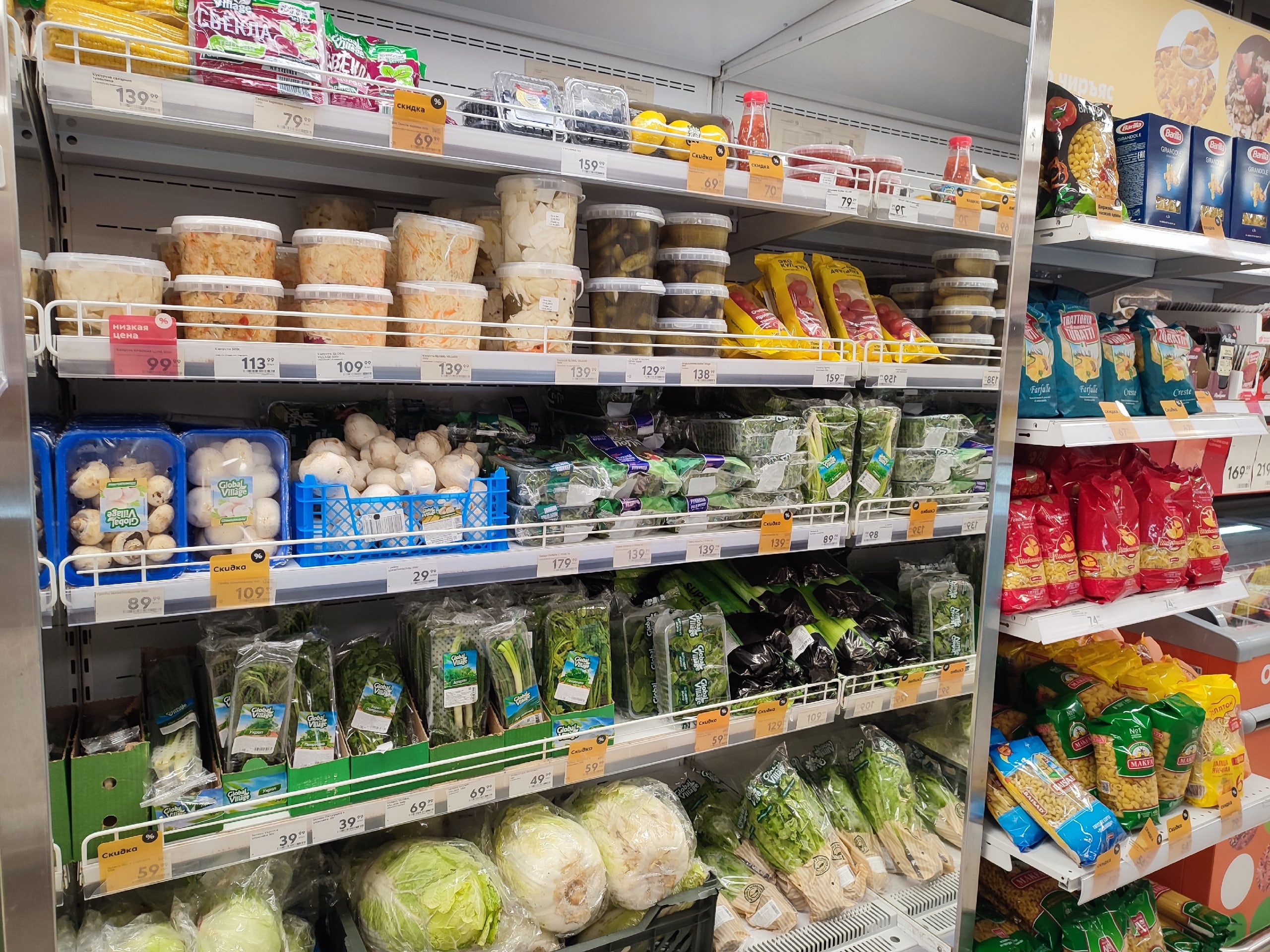 «Сметете» всю пекинку на прилавках: вкусный и сытный салат на скорую руку — 10 минут, и он на столе