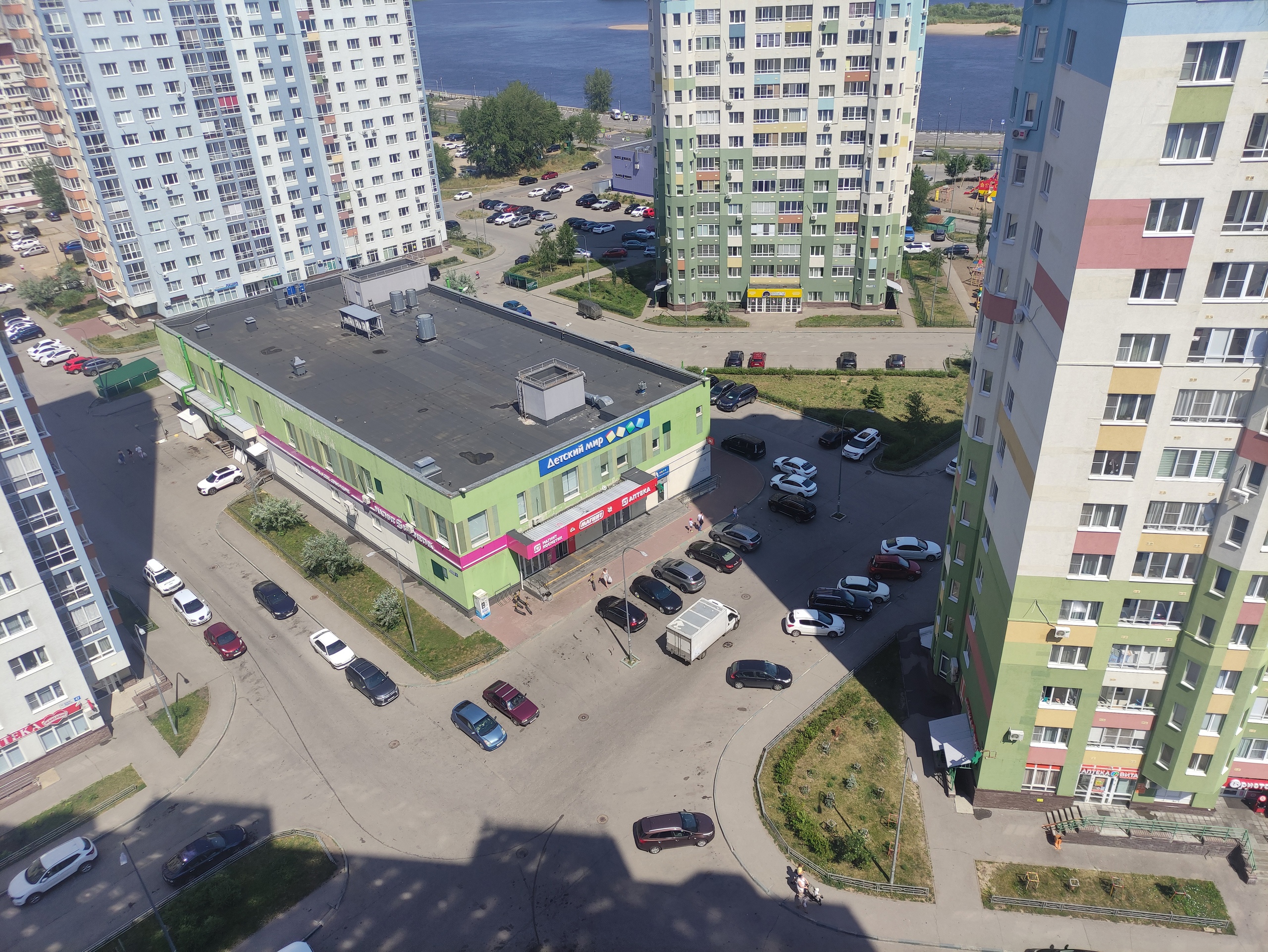 "Покупателей больше не пустят в магазины": "Пятерочка" и "Магнит" приняли решение