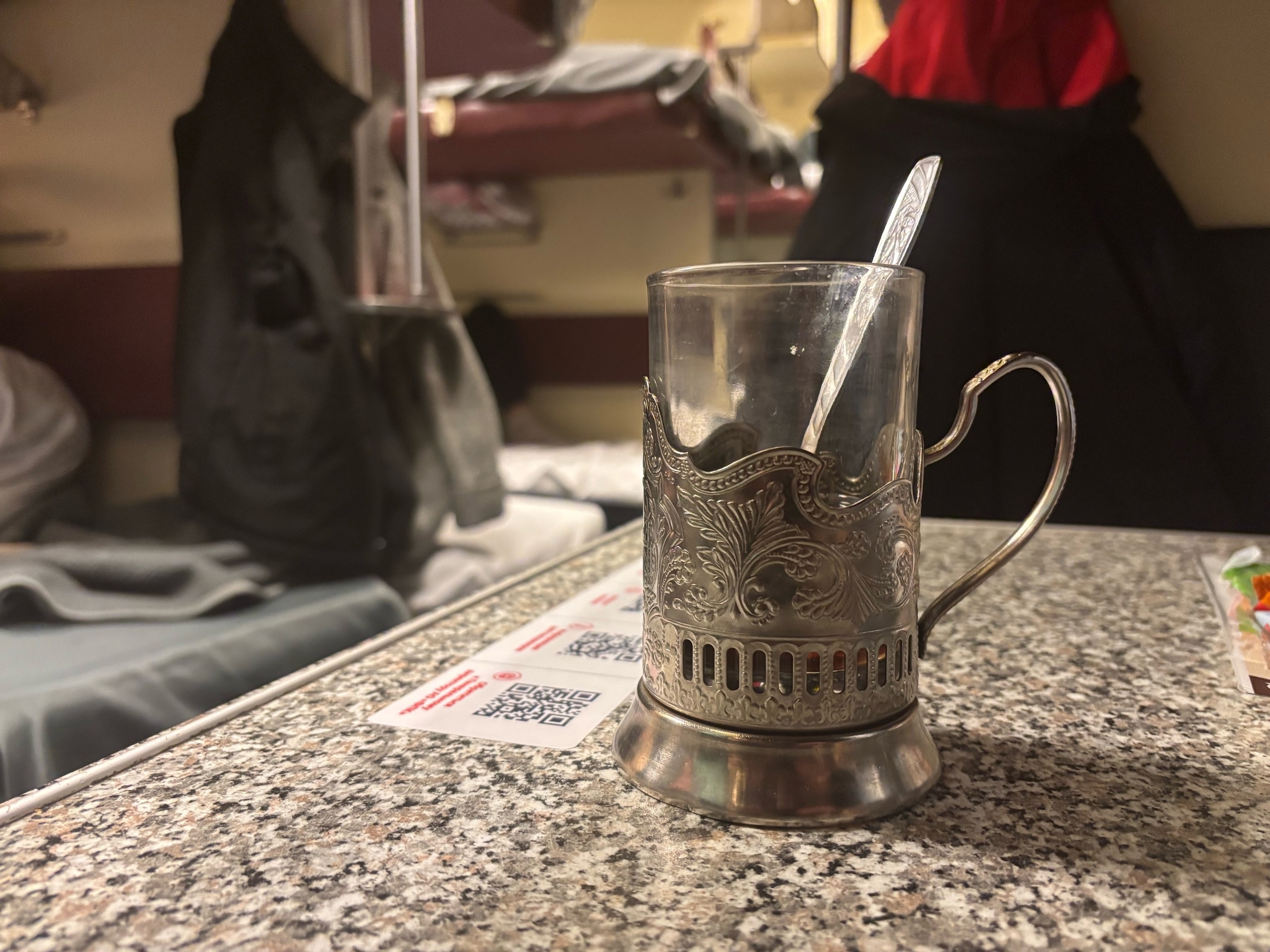 Целых 17 бесплатных услуг в поезде: проводники об этом молчат как рыбы, но их можно и нужно требовать