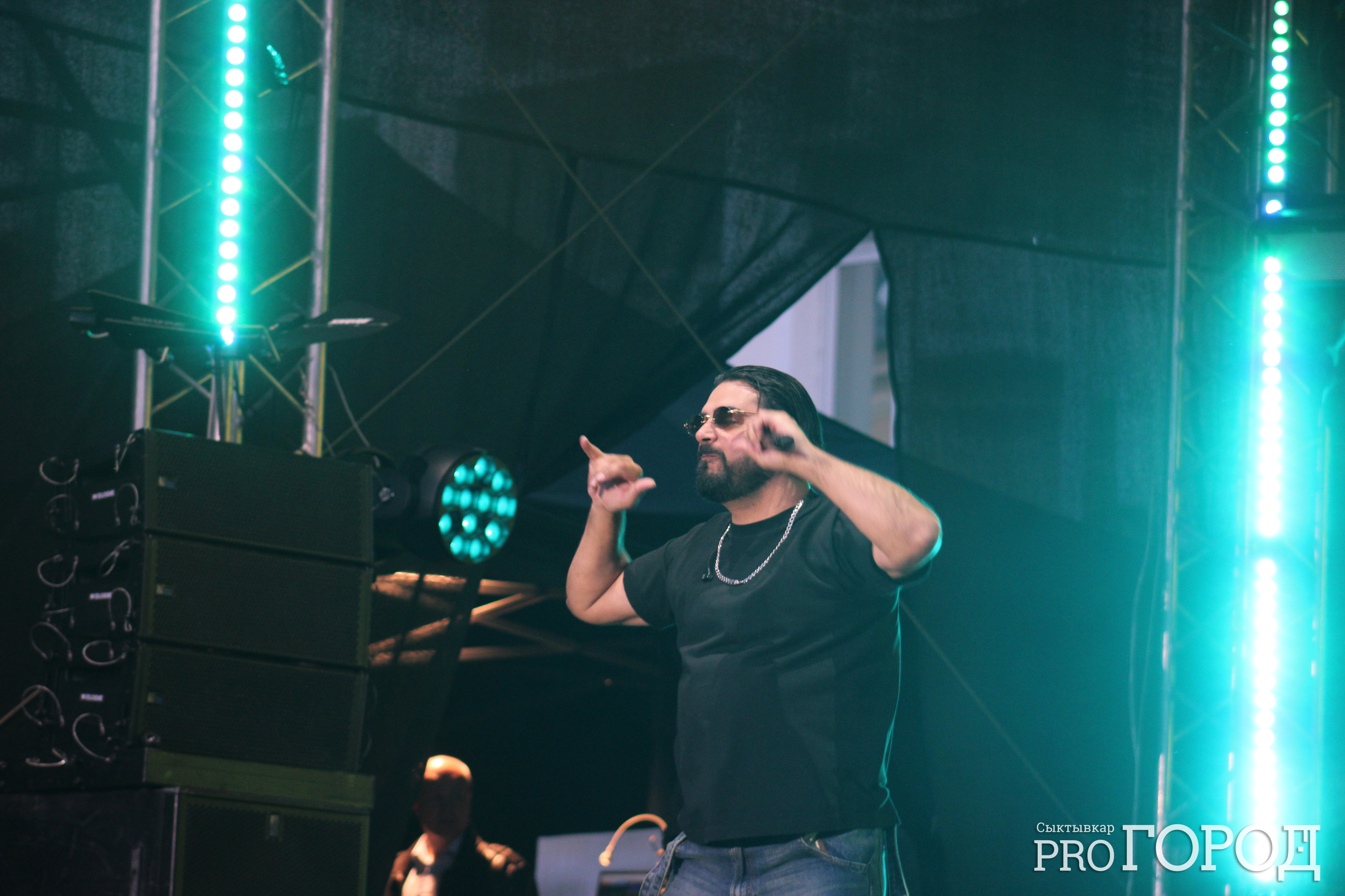 "Сыктывкар, вы лучшие!": группа "Корни" поздравила жителей столицы Коми с Днем города и с Днем России