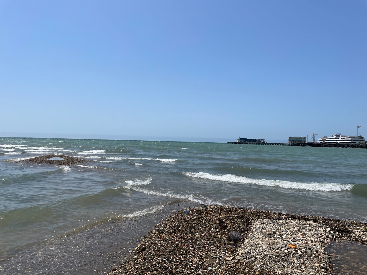 "Злые люди, змеи, грязь и невкусная еда": российские туристы разочарованы визитом в Абхазию