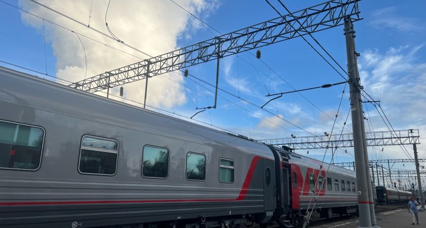 Куда девать матрас? Пассажиры с нижних боковых не понимают, как пускать соседа за стол