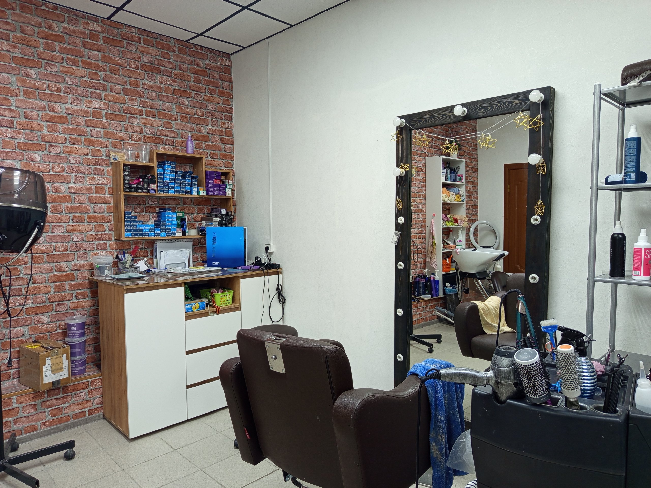 Замешиваем 1 таблетку в шампунь: корни волос чистые по 5 дней – копеечное средство вернет объем и свежесть в летнюю жару