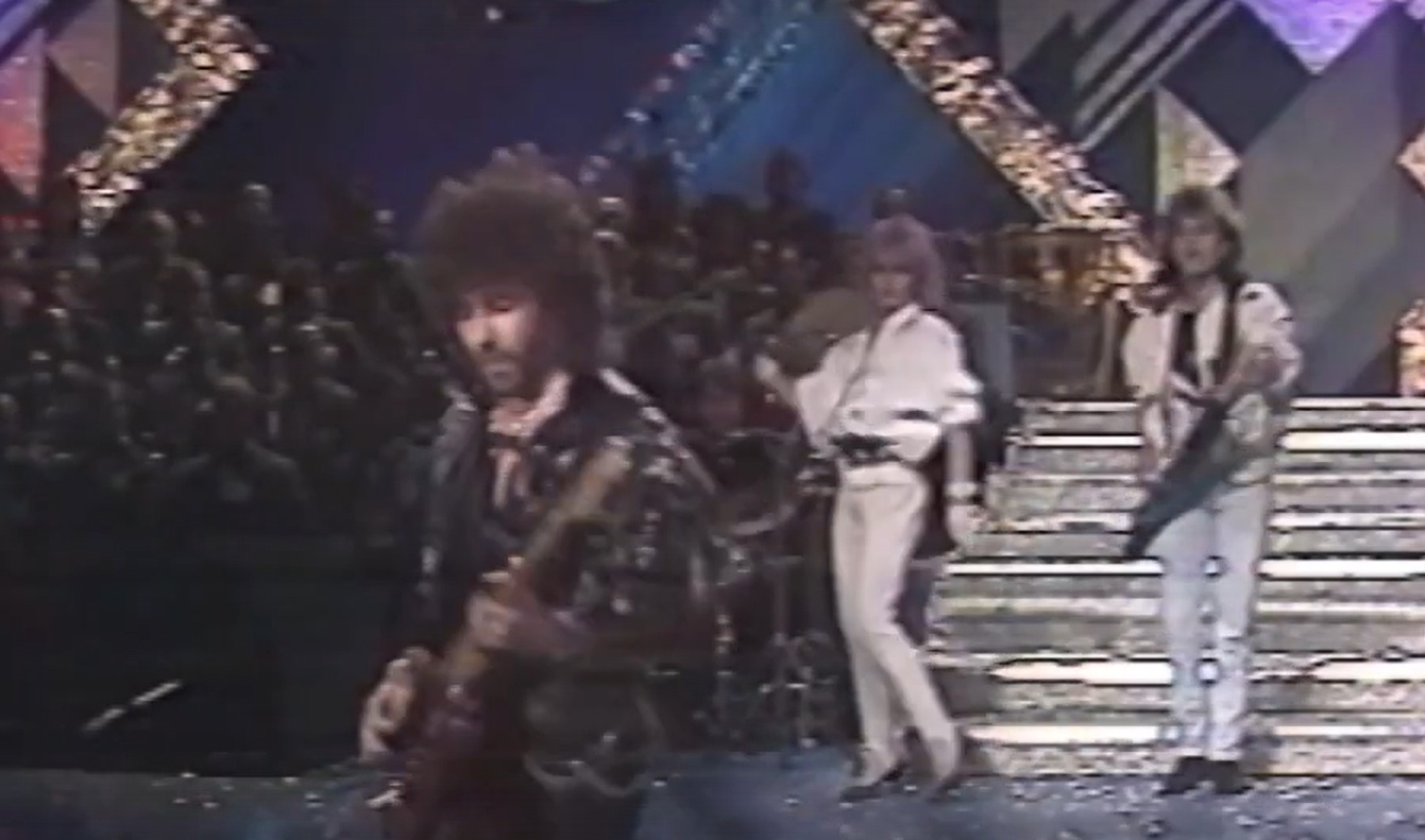 В 80-е этой песни стыдились наши бабушки и дедушки: сегодня ее включают даже в детских садах