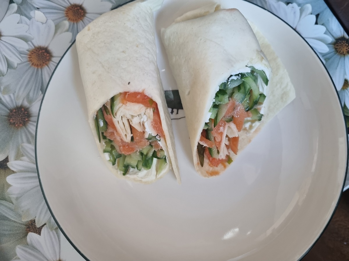 Взяла лаваш и через 10 минут уже готово: гора лакомств к чаю, как турецкие, а с тестом никакой возни - выходит в копейки