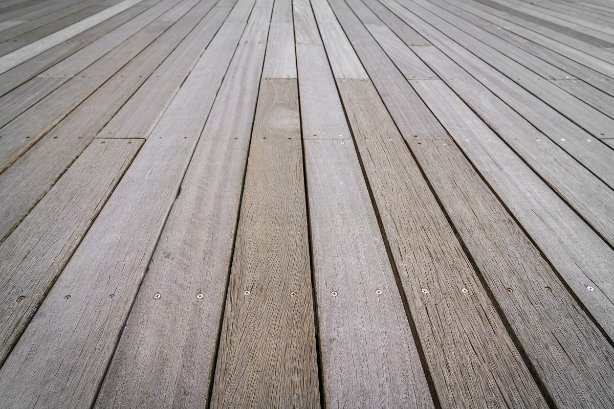 Ламинат уже прошлый век: бюджетная замена досок – стелим всего в один слой, а пол теплющий