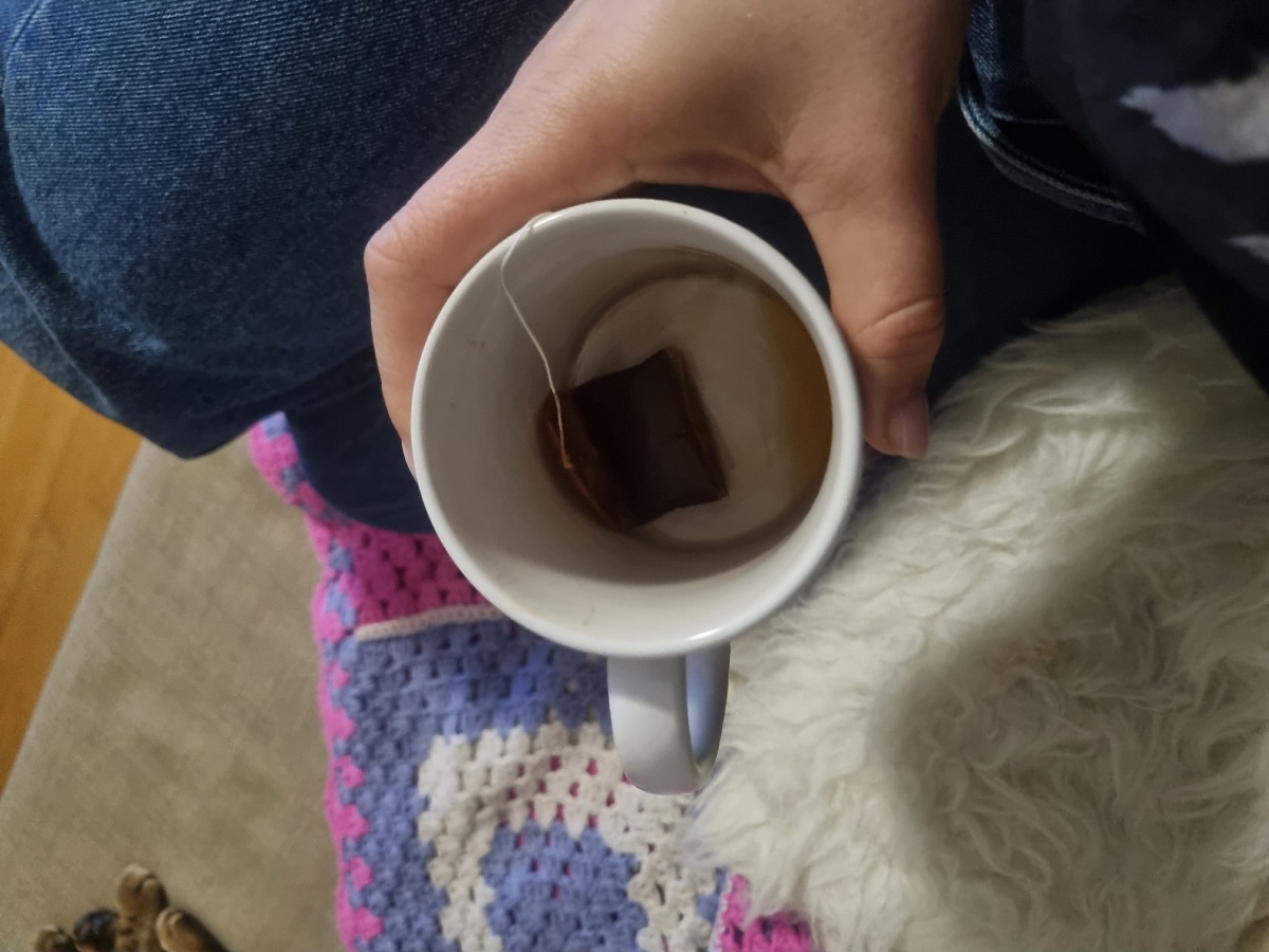 Не спешите выбрасывать чайные пакетики: 4 необычных способа их использования