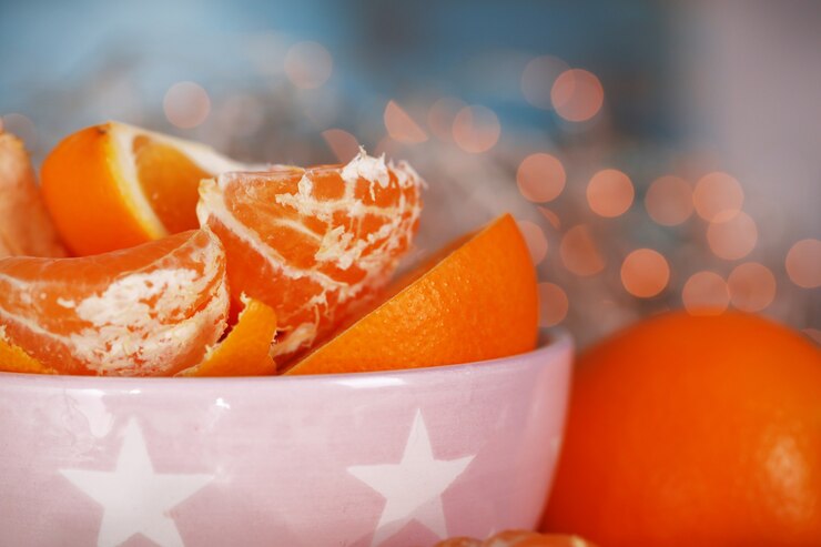 В Европе мандариновые корки стоят дороже самого фрукта, а мы выкидываем: здорово выручают в хозяйстве