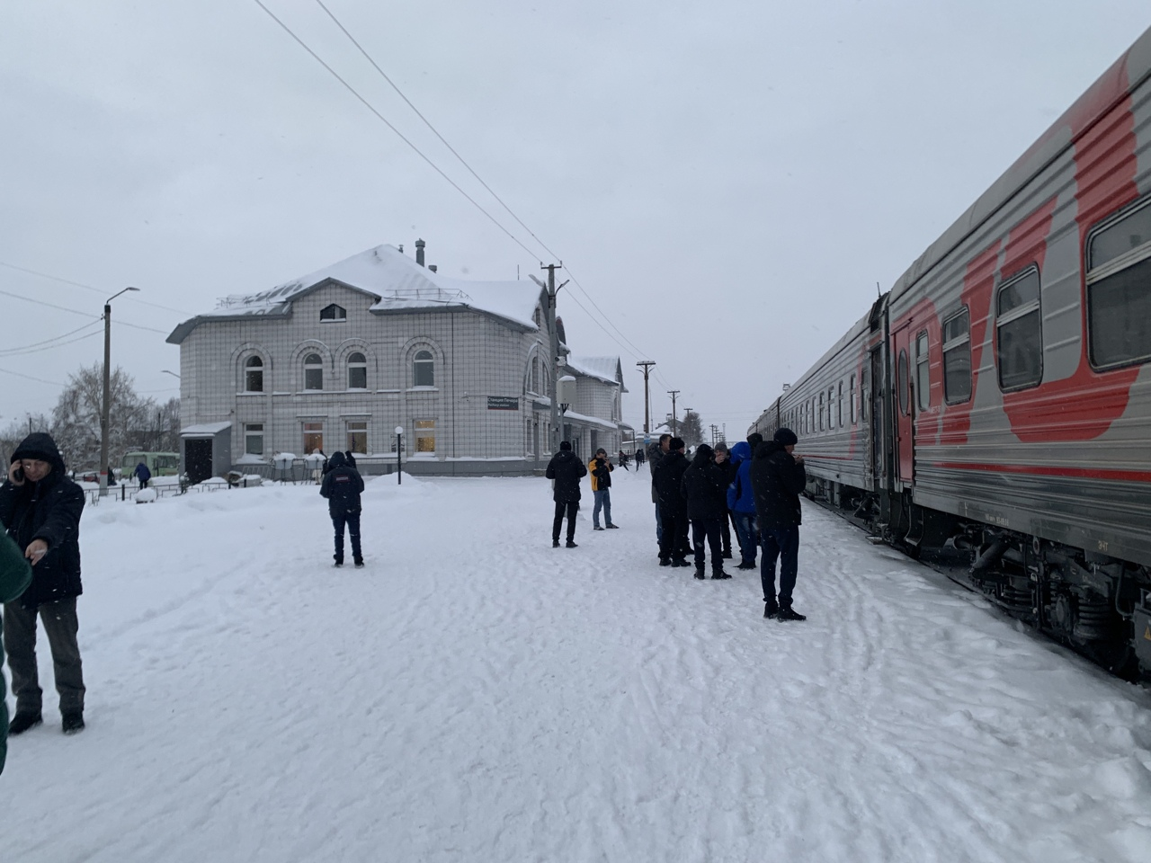 Жителям Коми помогут добраться во время ледостава: запускают дополнительные поезда