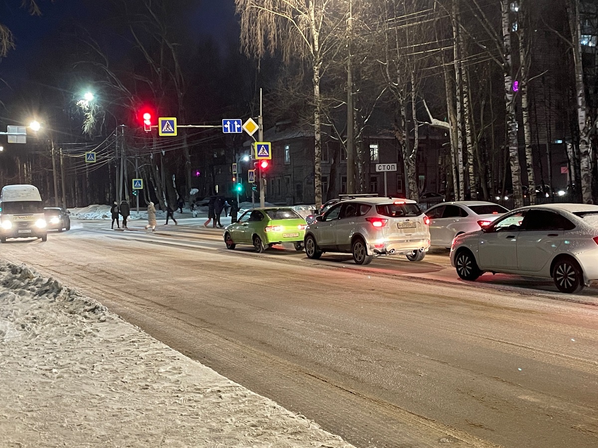 Приходят ли штрафы за проезд на желтый сигнал светофора - должен знать каждый водитель