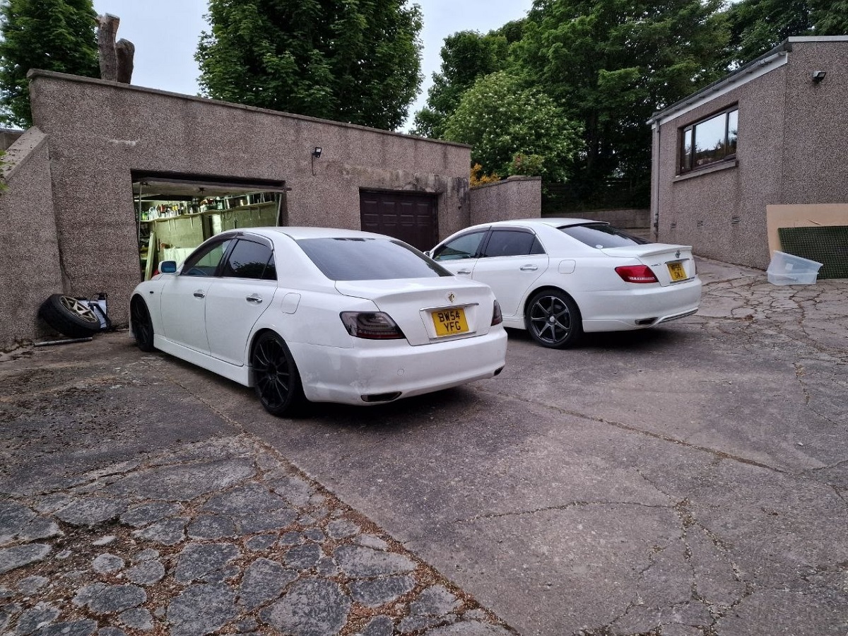 Бетон и асфальт — прошлый век: сделали въездную площадку у дачи в 2 раза дешевле — и прочнее