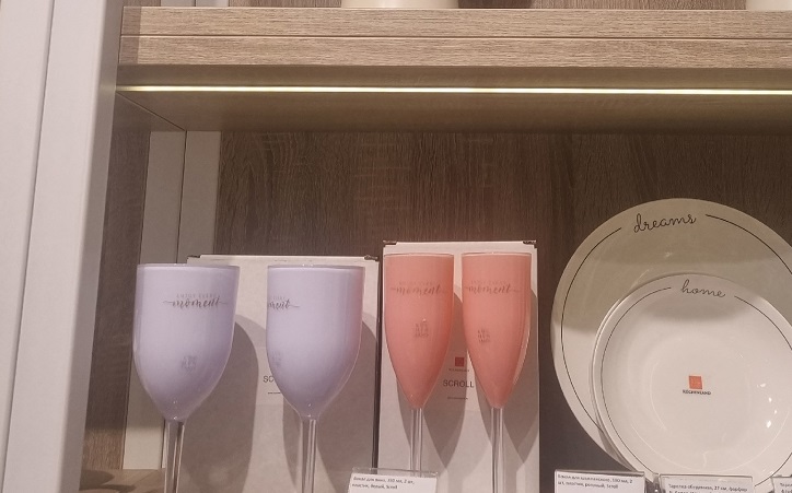 Стеклянные фужеры по цене пластиковых: новогодний подарок от Фикс Прайс