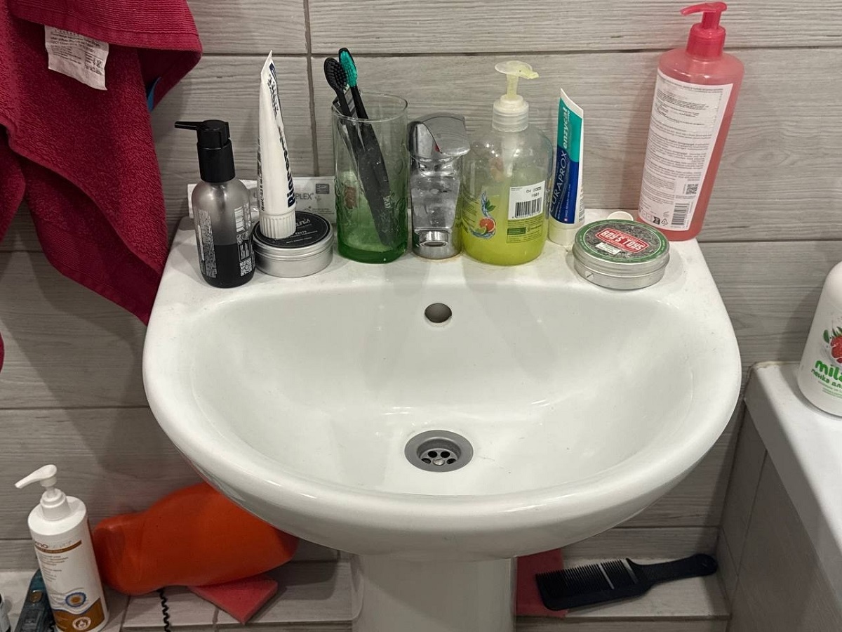 Разрезаю пластиковую бутылку - и любой засор вылетает со свистом: делаю так много лет - о вантузе и сантехниках забыла