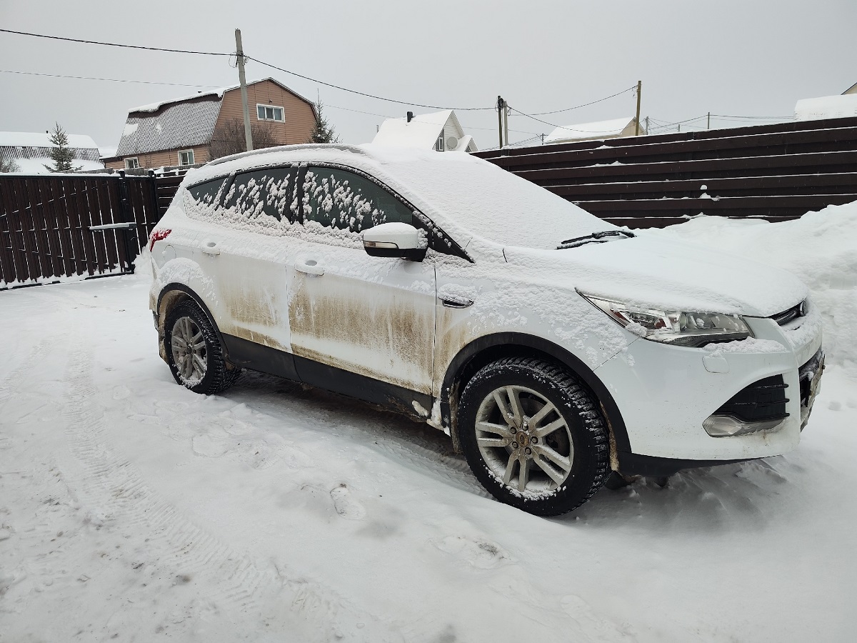 Как избавиться от налипающего на дворники снега прямо во время движения автомобиля - простой трюк, который спасет