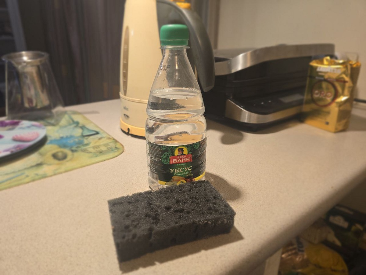 Берем соль, уксус и губку: россиянки очарованы новым раствором – всегда теперь добавляют, весь дом от пола до потолка сияет чистотой