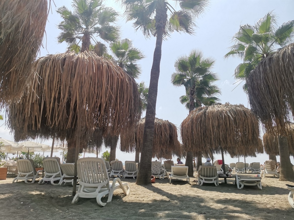 Три дня на пляже за копейки: 7 стран с дешевым отдыхом без визы - лето доступное каждому