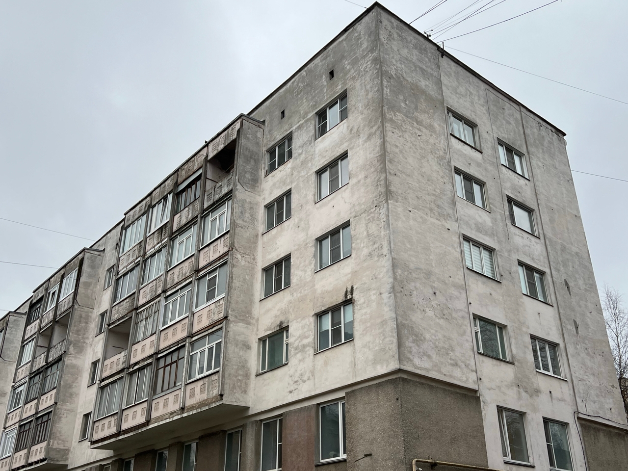 Жителям Коми объяснили, почему дома могут выпасть из программы капремонтов