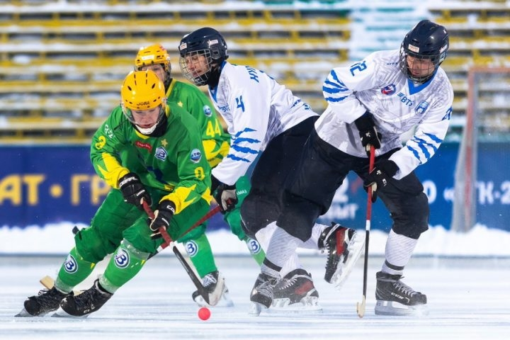 "Строитель-Сыктывкар" одержал волевую победу над "Водником-2" в хоккее с мячом