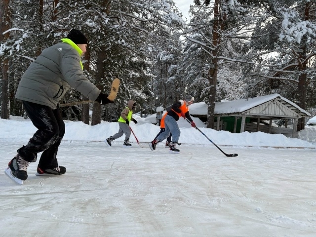 Воспитанники интернатов Коми лепят пельмени и готовят шоколад на зимних каникулах