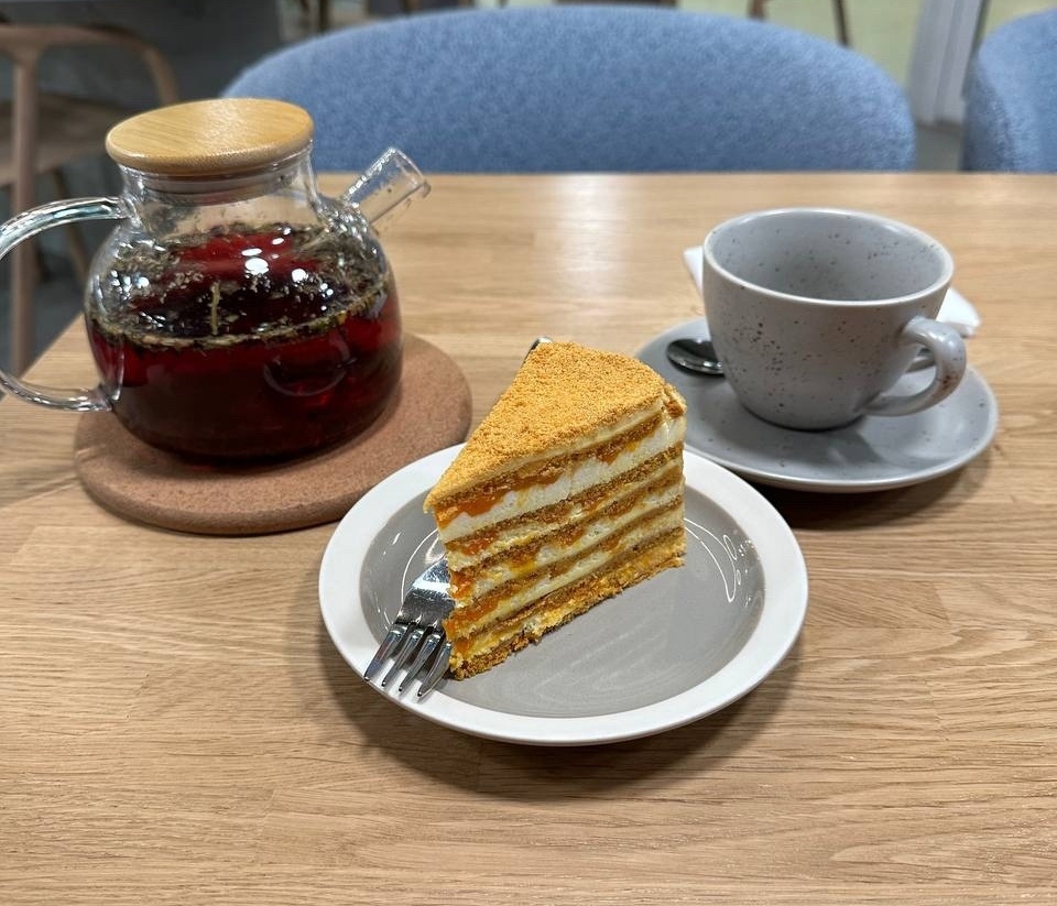 Не чай, а настоящий яд: через сколько часов заварка начинает вредить вашему здоровью