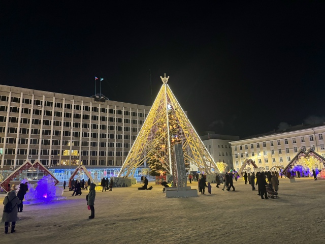 Новогодняя сказка на Стефановской площади продолжит радовать жителей Сыктывкара до 1 февраля
