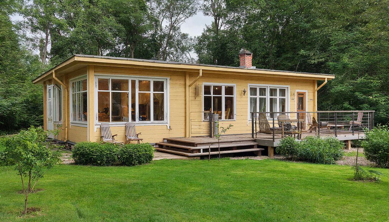 Мы всё лепим сайдинг на стены, а Канада и Европа от него отказались: вот чем заменили. В России знали ещё 100 лет назад