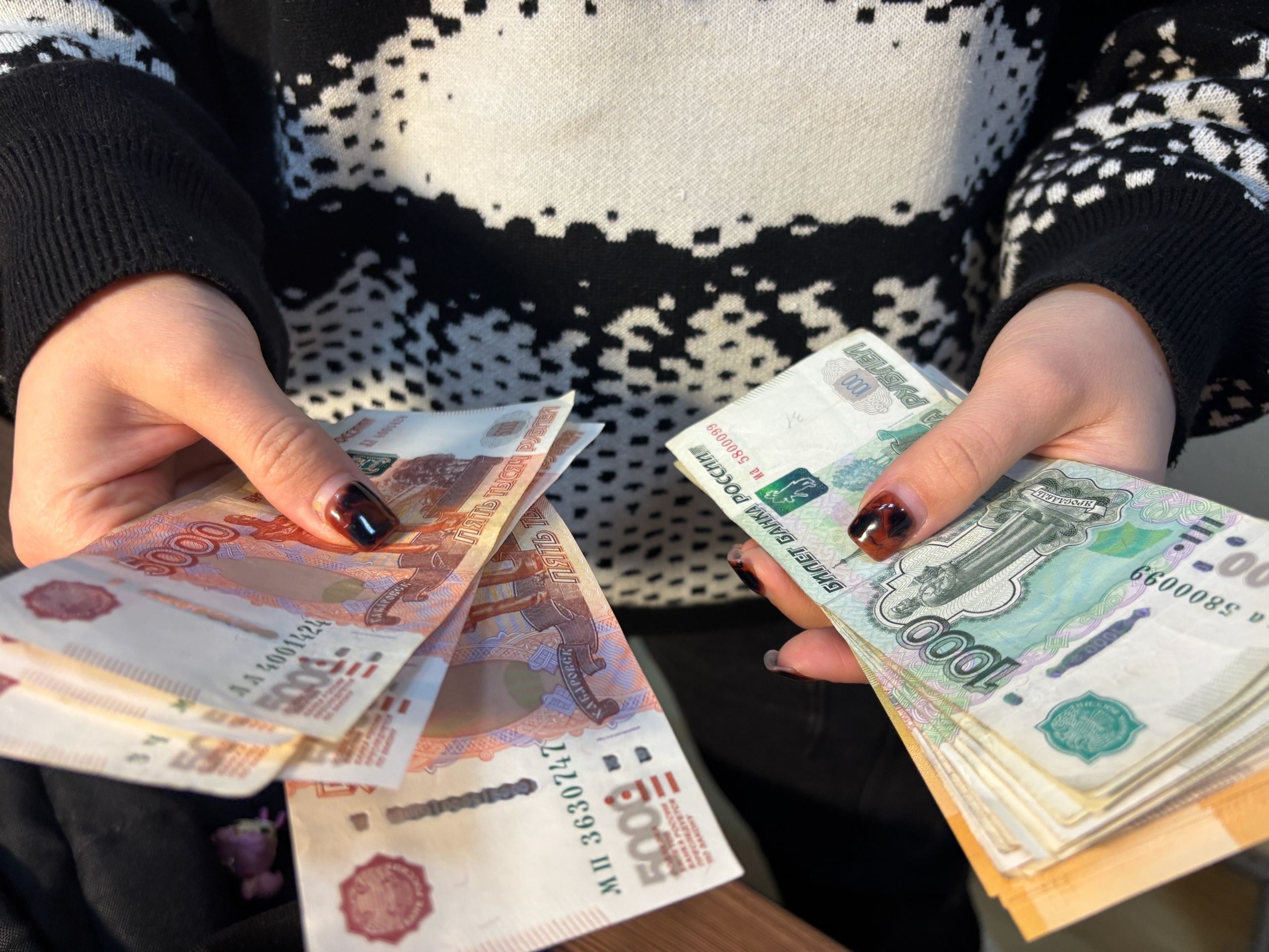 Жители Коми начали экономить на своем здоровье, транспорте и связи 