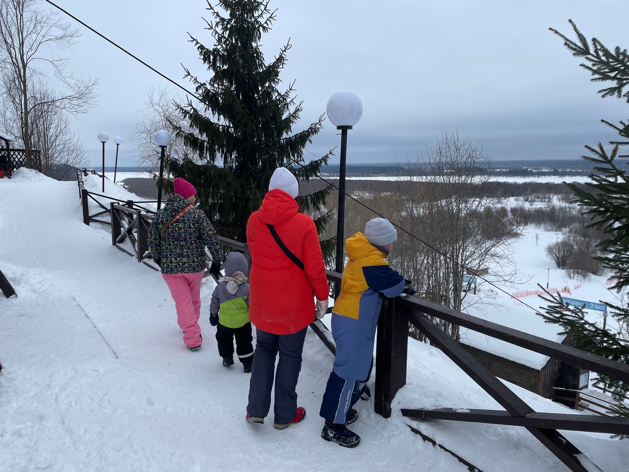 Как быстро очистить воротник, рукава и карманы пуховика без стирки