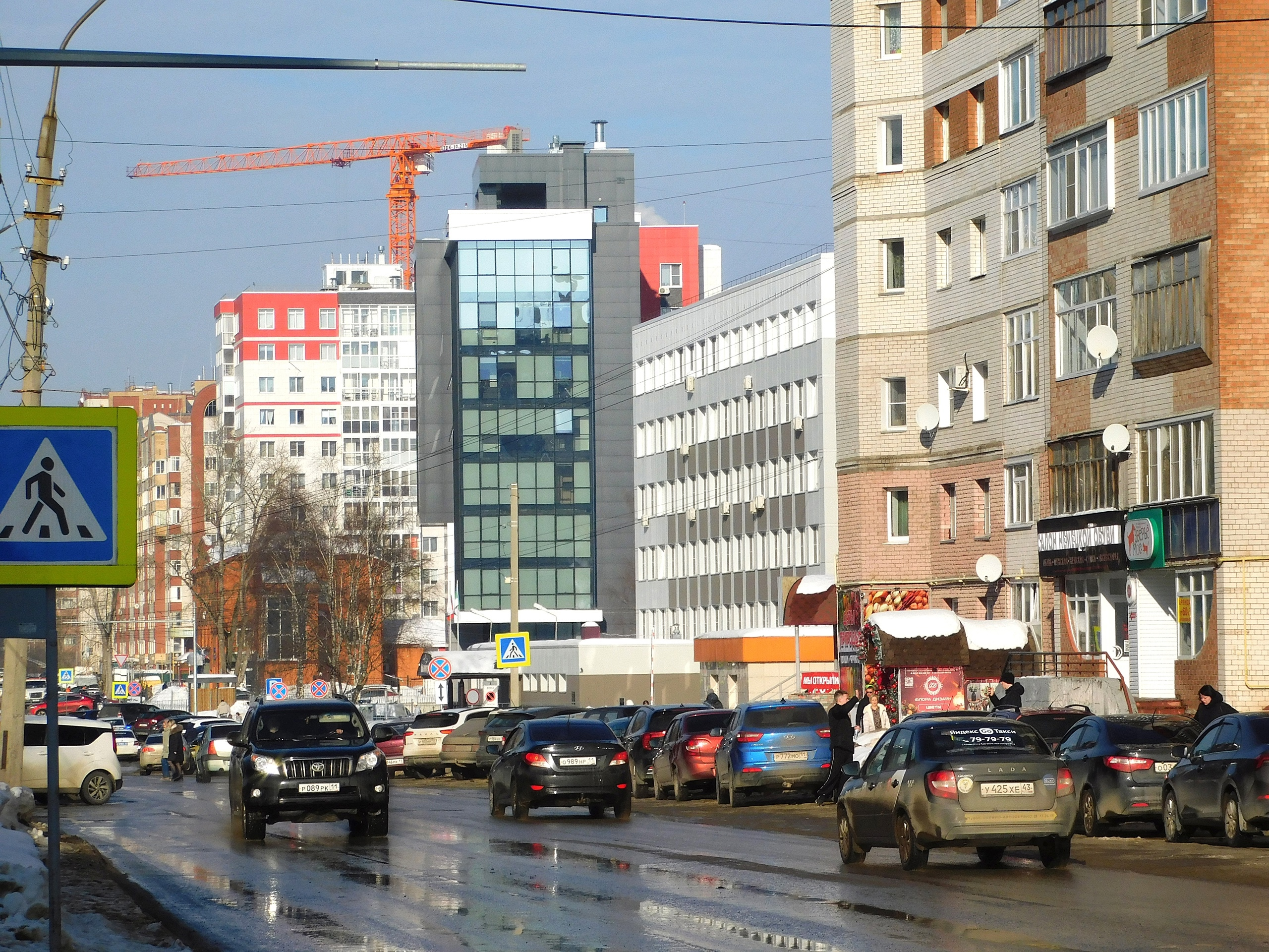 Жители Коми чаще других автомобилей покупают "Танк", "Мерседес" и "БМВ"