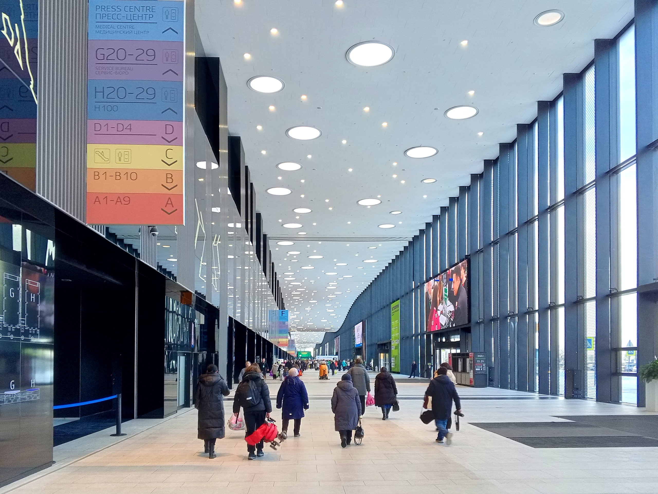 Ученые выяснили: люди с этой утренней привычкой обречены на бедность