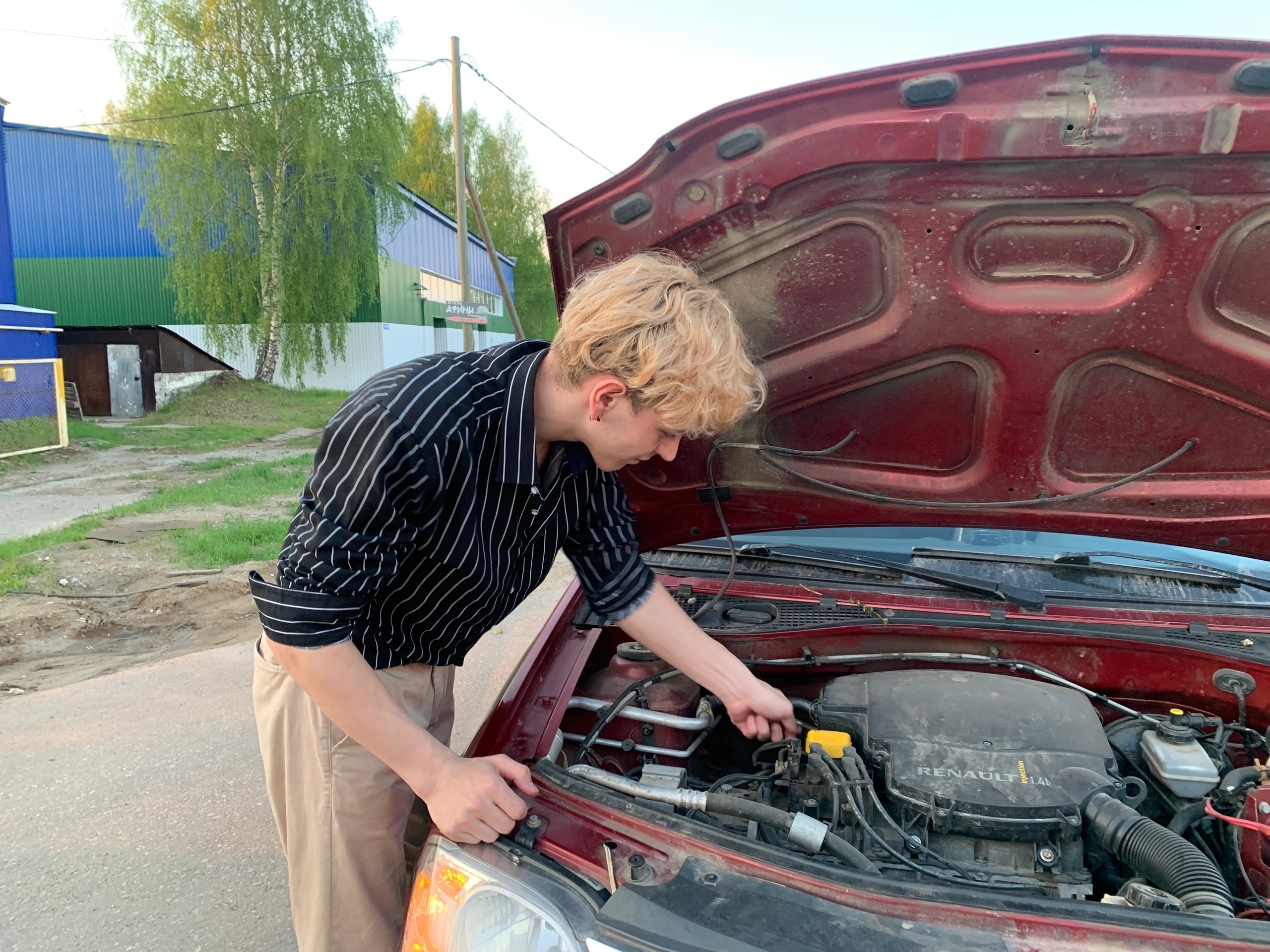 Как безопасно снять аккумулятор автомобиля. чтобы не повредить электронику