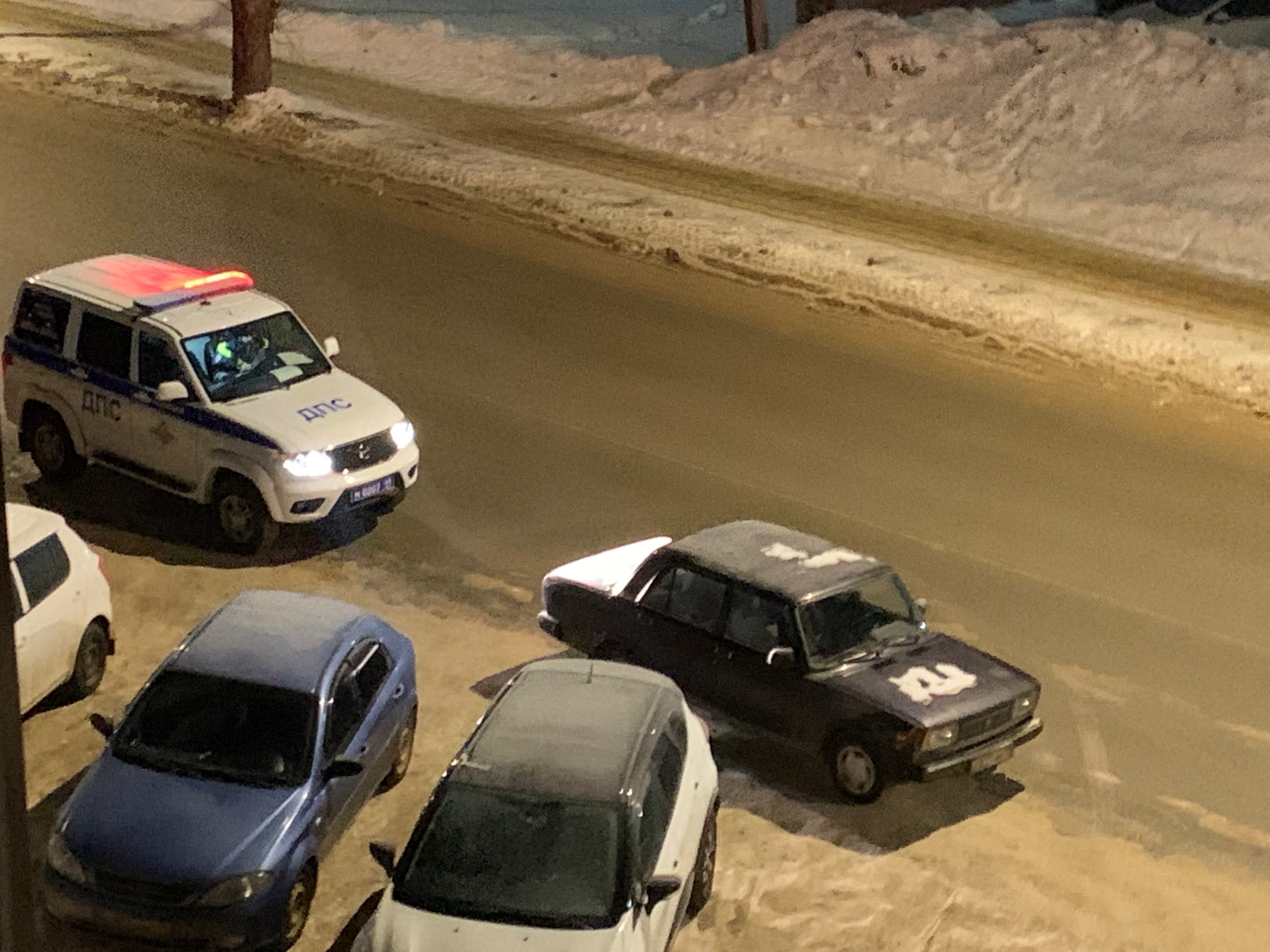 В Сыктывкаре водитель Mercedes привлечен к ответственности за обгон на "зебре" и непропуск пешехода